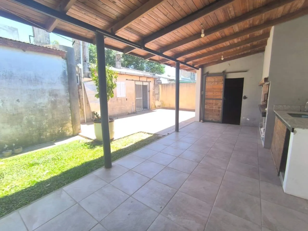 Casa en barrio Cover