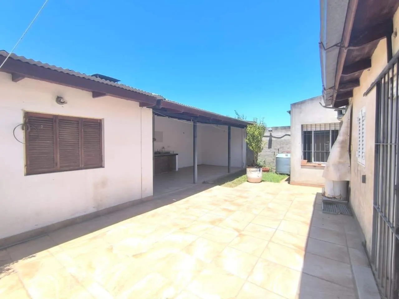 Casa en barrio Cover