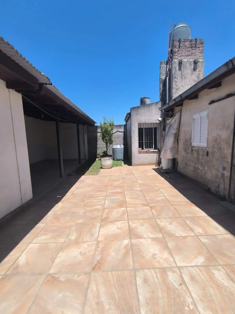 Casa en barrio Cover