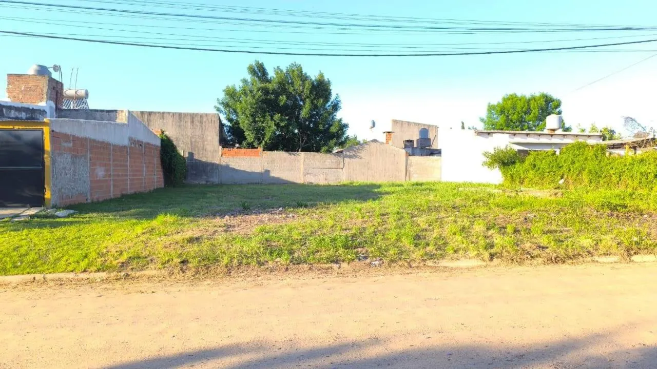 Terreno en calle Angelelli