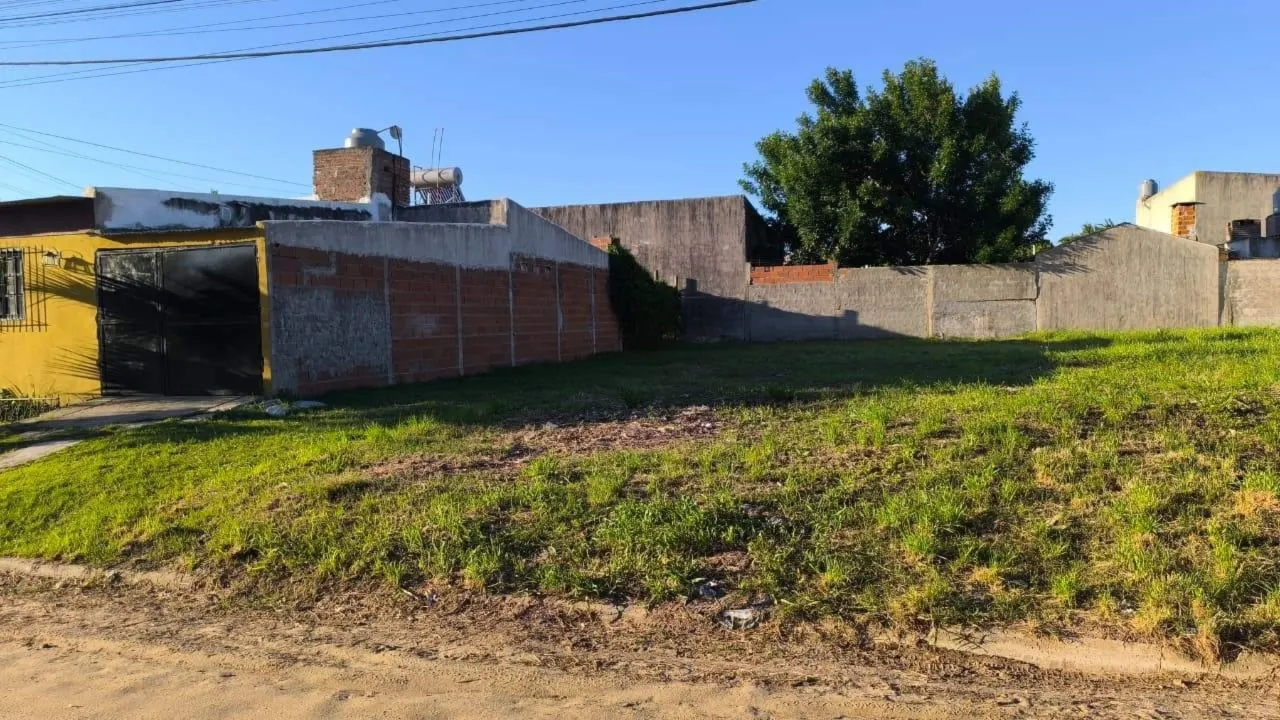 Terreno en calle Angelelli
