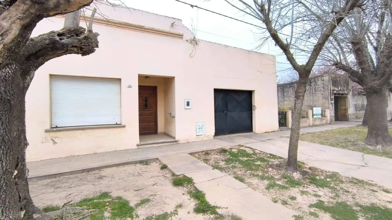 General Ramirez 255, Larroque