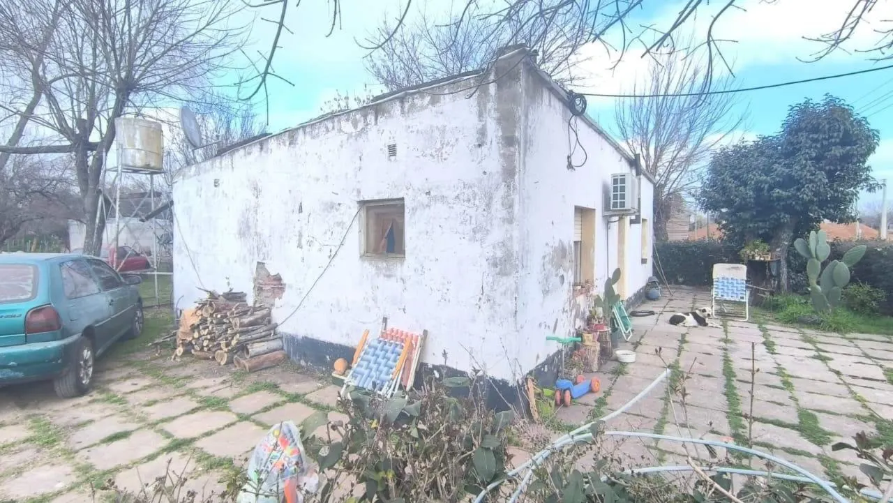Casa a refaccionar/demoler en Parera