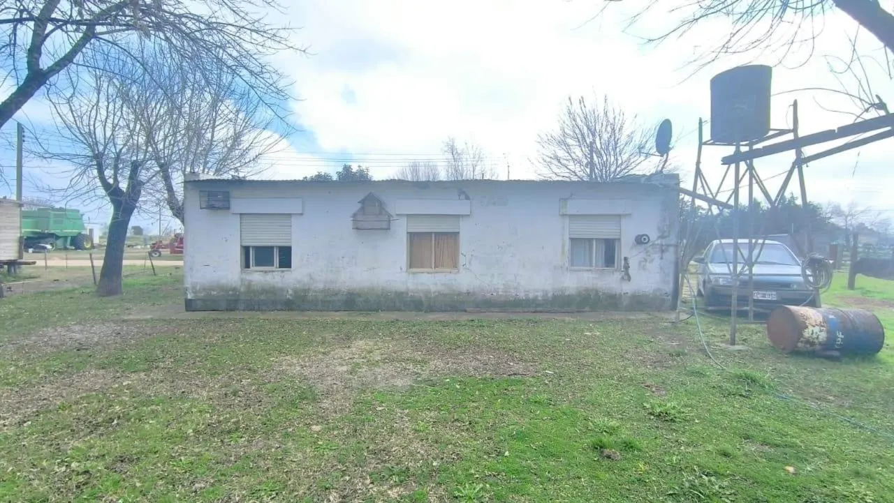 Casa a refaccionar/demoler en Parera