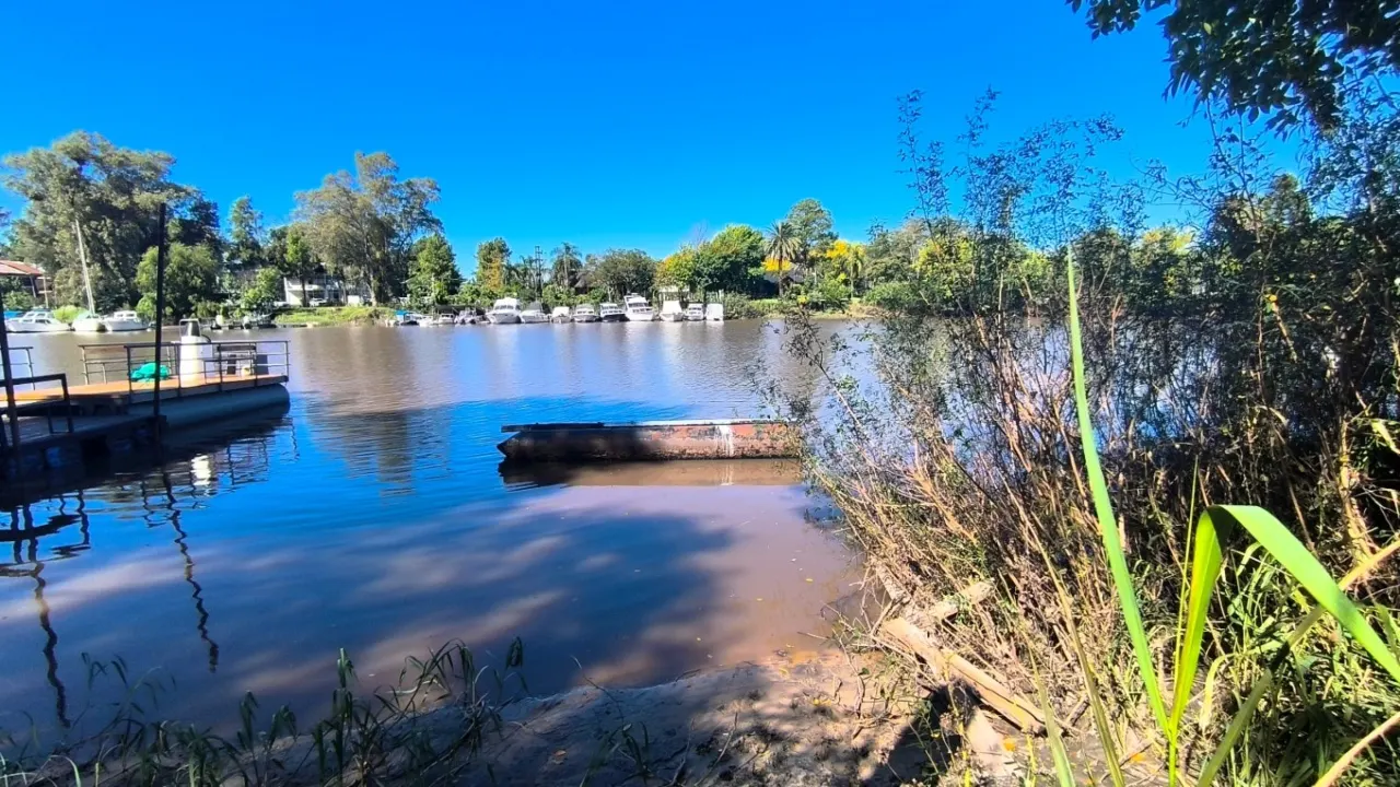 Isla Libertad con salida al Rio
