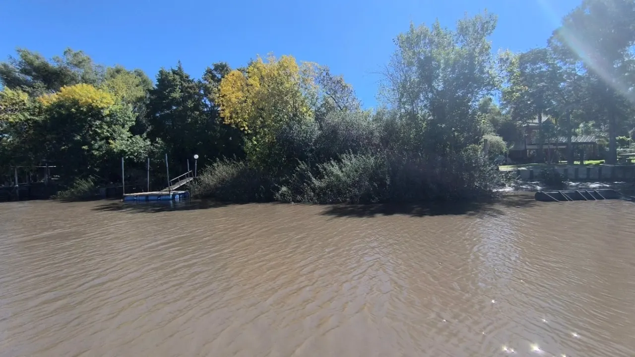 Isla Libertad con salida al Rio