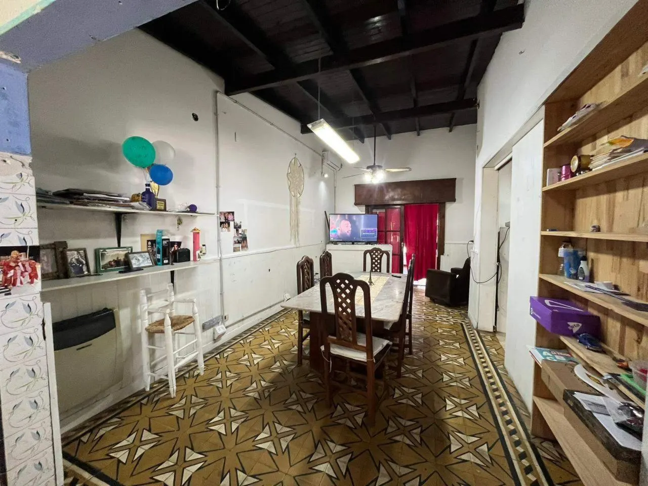 Casa centrica, con patio y piscina