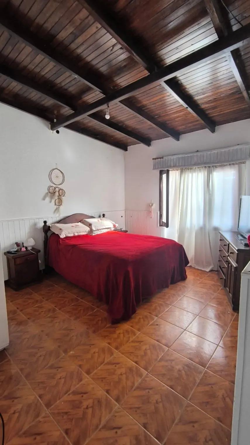 Casa centrica, con patio y piscina
