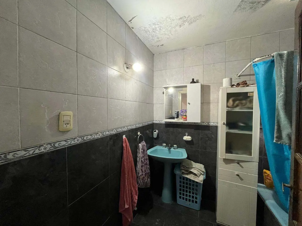 Casa centrica, con patio y piscina