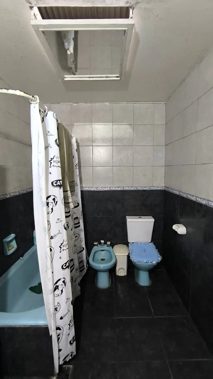 Casa centrica, con patio y piscina