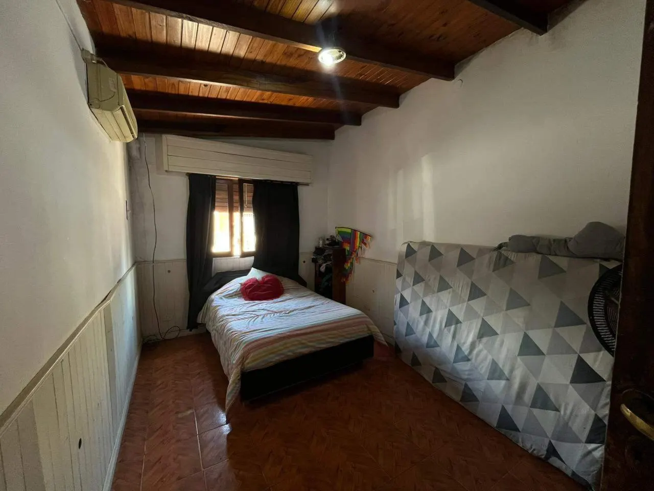 Casa centrica, con patio y piscina