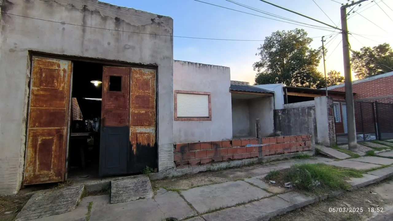 Casa en venta de 2 dormitorios c/ cochera en Gualeguaychú