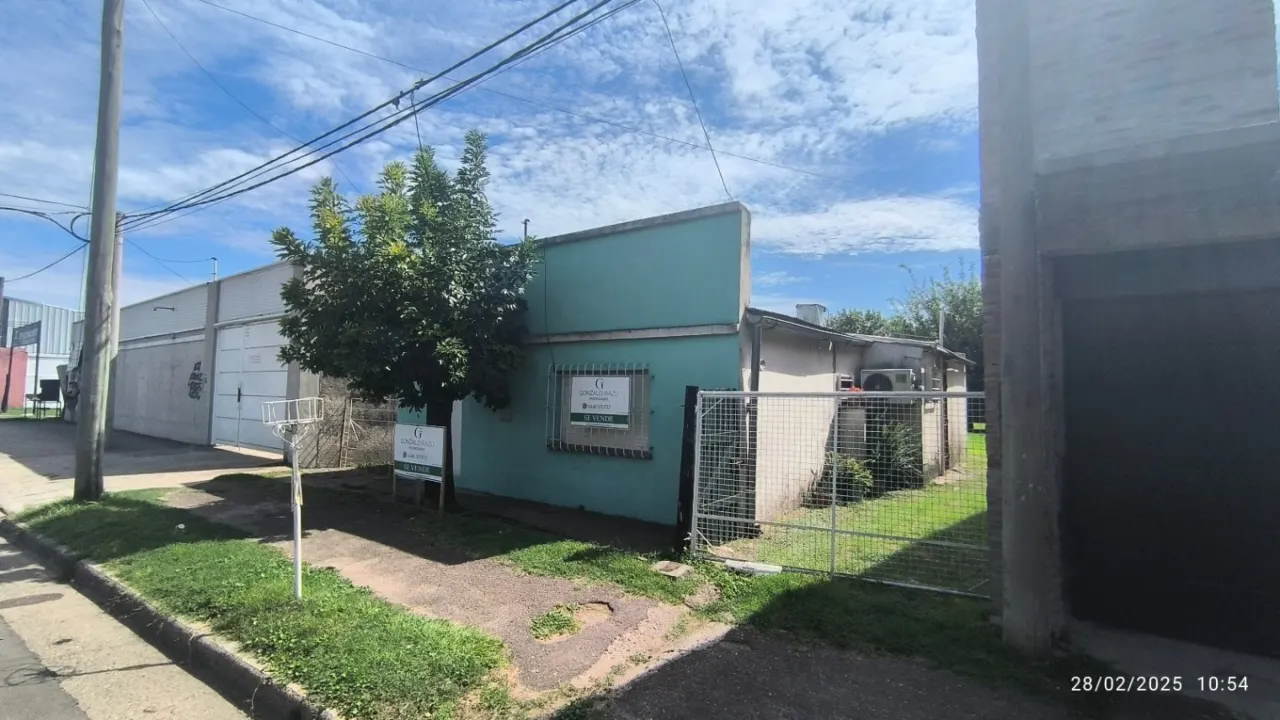 Casa en venta sobre Av Parque (Sarmientos 545), gran terreno!