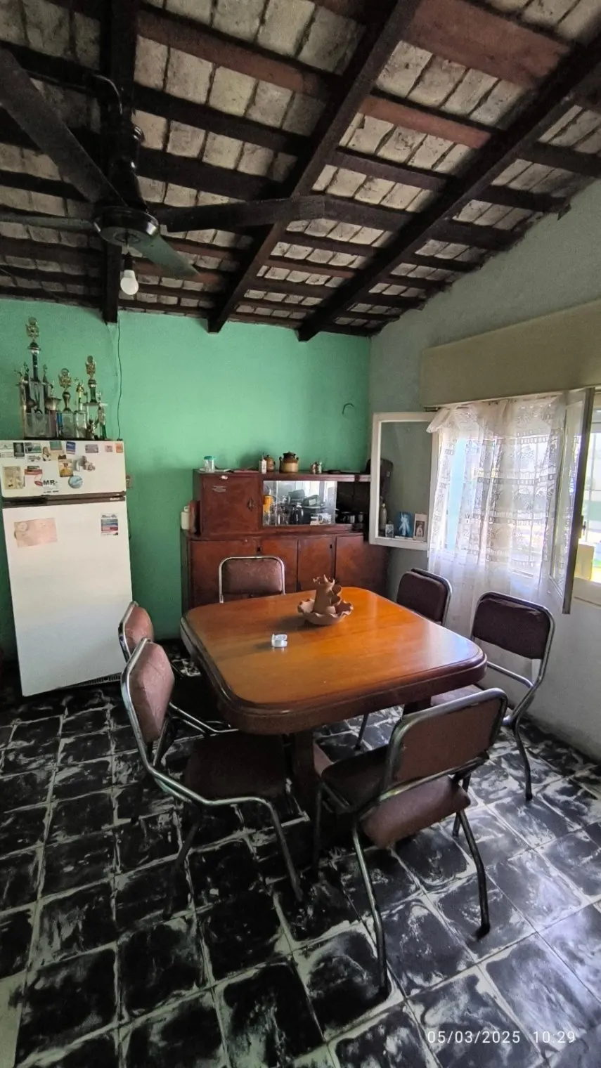 Casa en venta sobre Av Parque (Sarmientos 545), gran terreno!