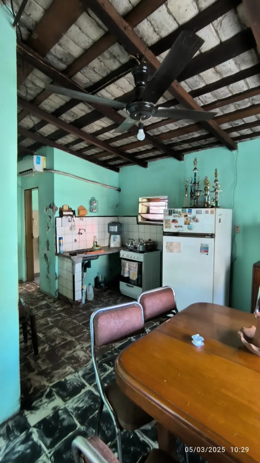 Casa en venta sobre Av Parque (Sarmientos 545), gran terreno!