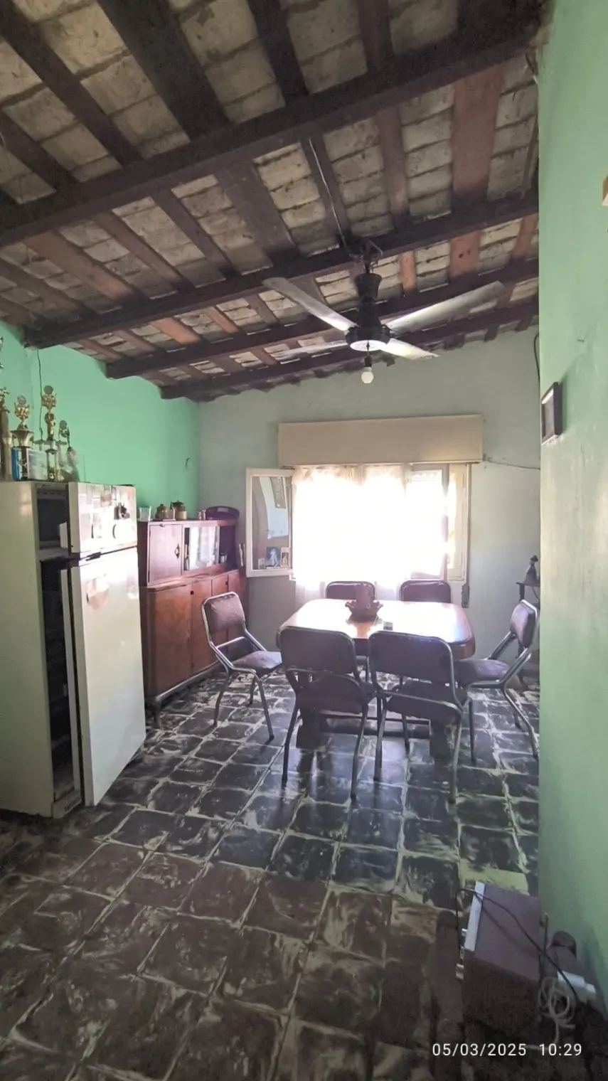 Casa en venta sobre Av Parque (Sarmientos 545), gran terreno!