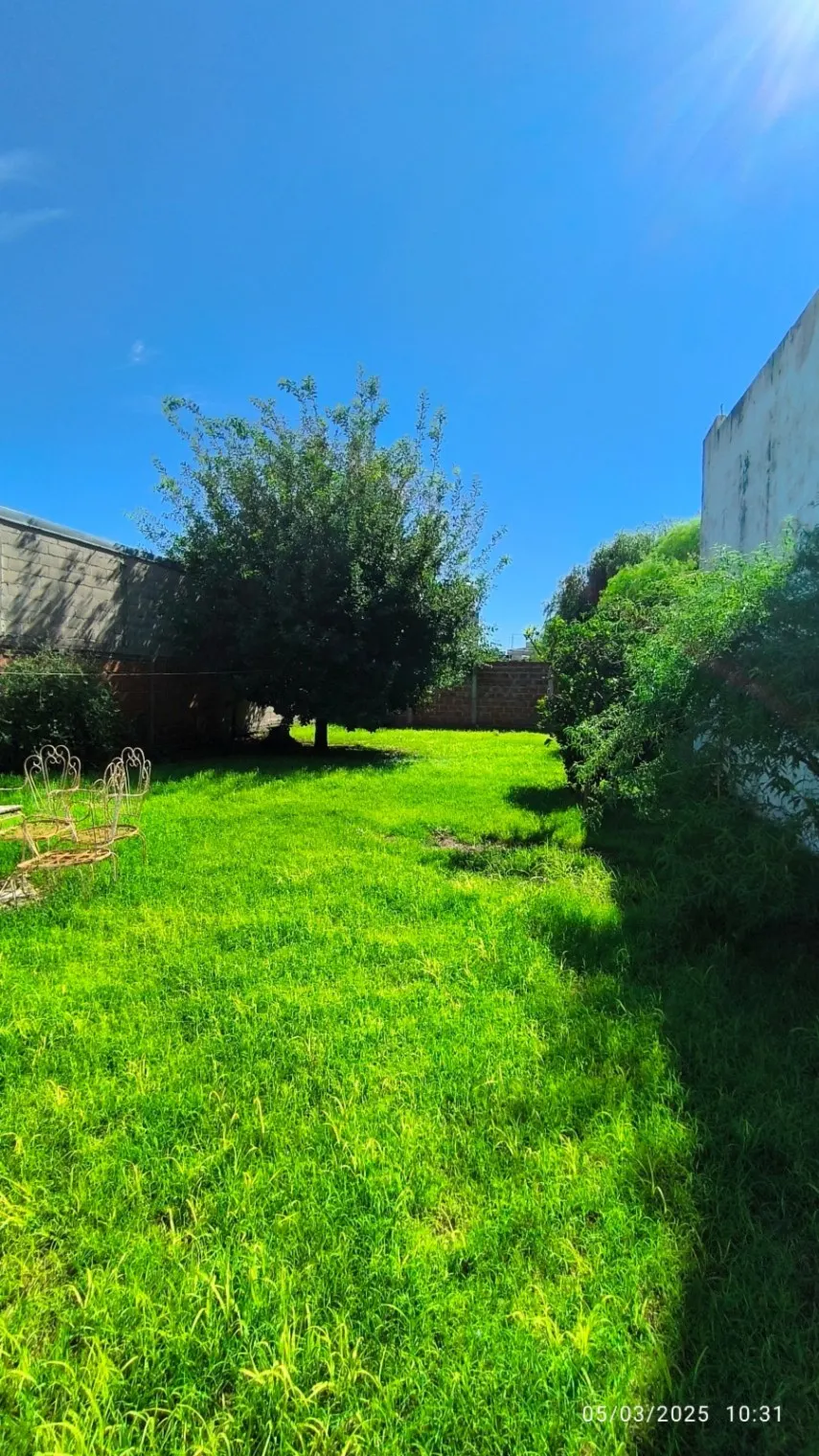 Casa en venta sobre Av Parque (Sarmientos 545), gran terreno!