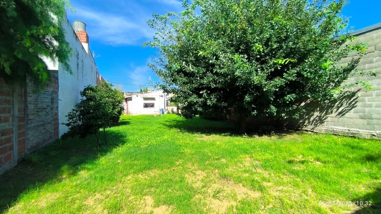 Casa en venta sobre Av Parque (Sarmientos 545), gran terreno!