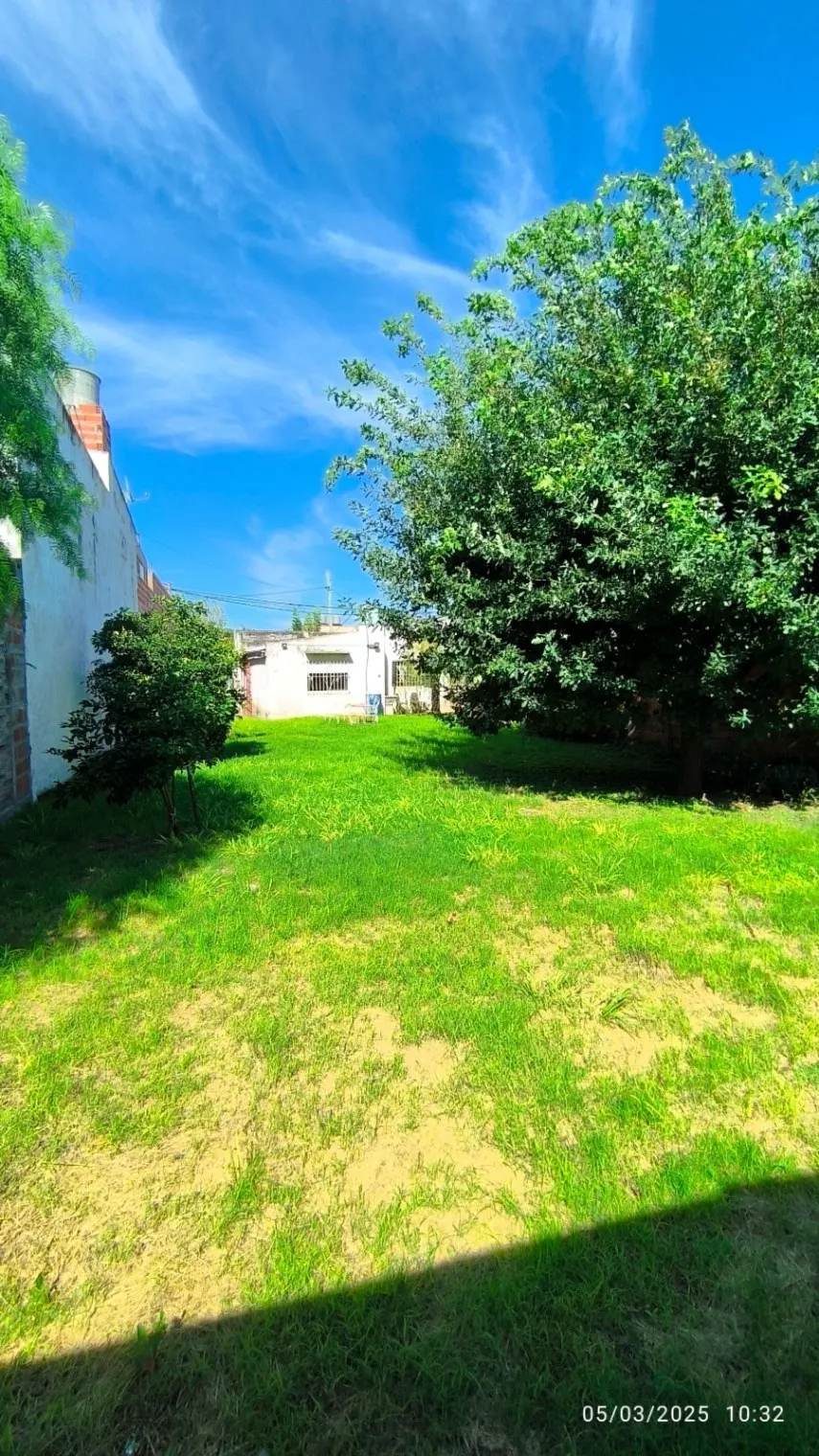 Casa en venta sobre Av Parque (Sarmientos 545), gran terreno!