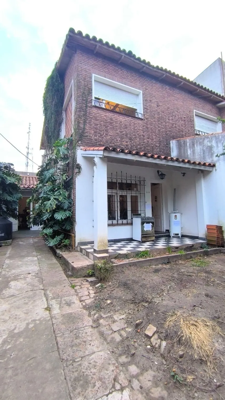 Casa céntrica, oportunidad de inversión