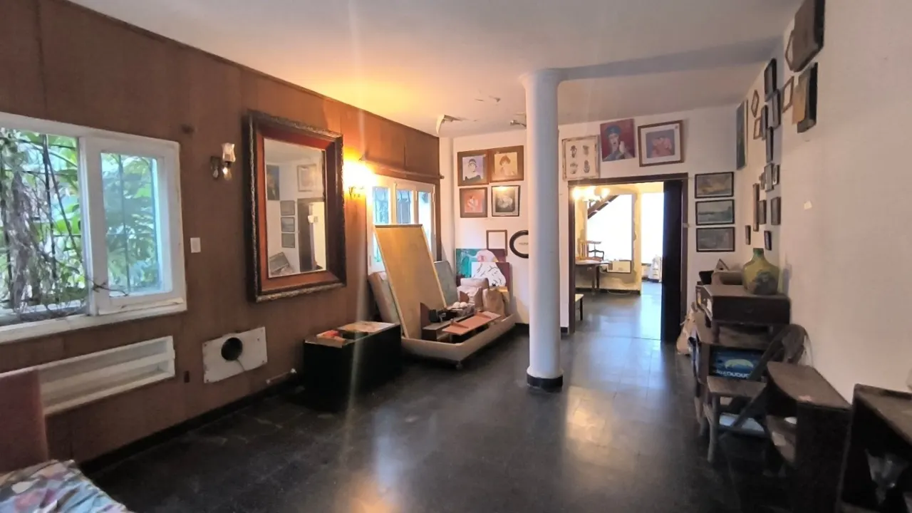 Casa céntrica, oportunidad de inversión