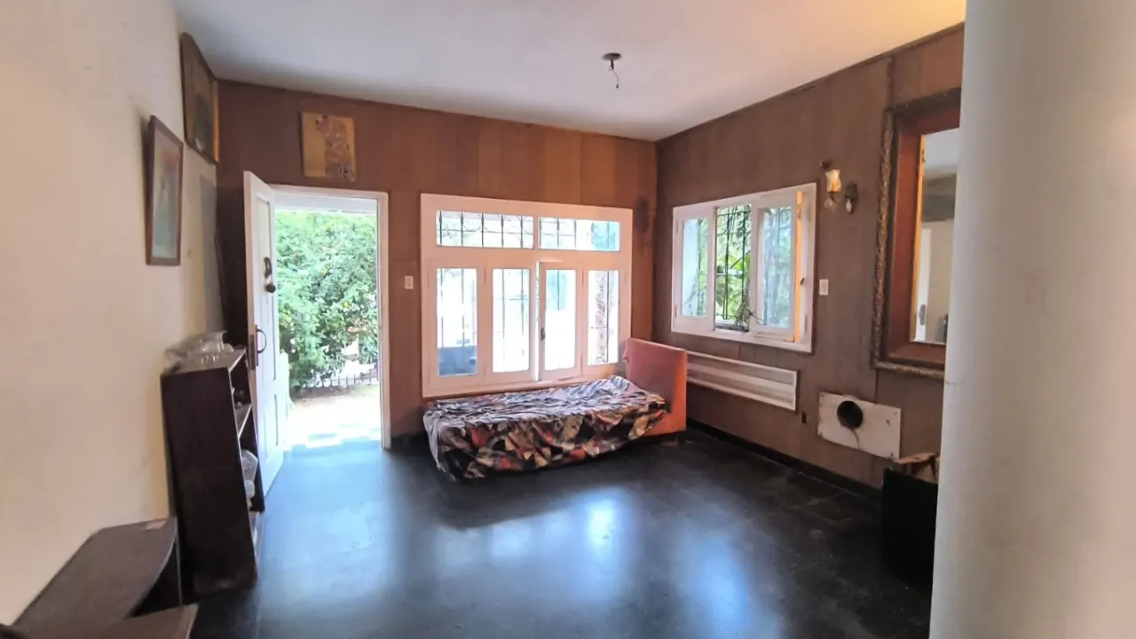 Casa céntrica, oportunidad de inversión