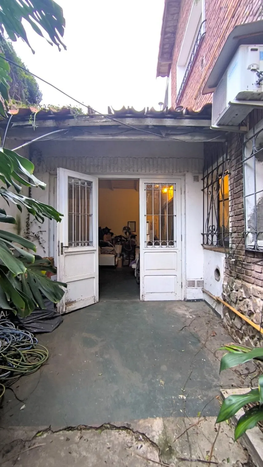 Casa céntrica, oportunidad de inversión