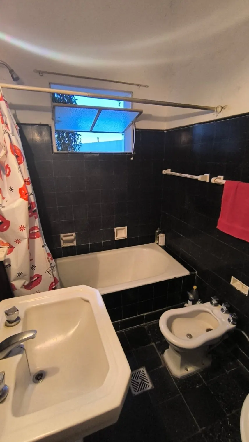 Casa céntrica, oportunidad de inversión