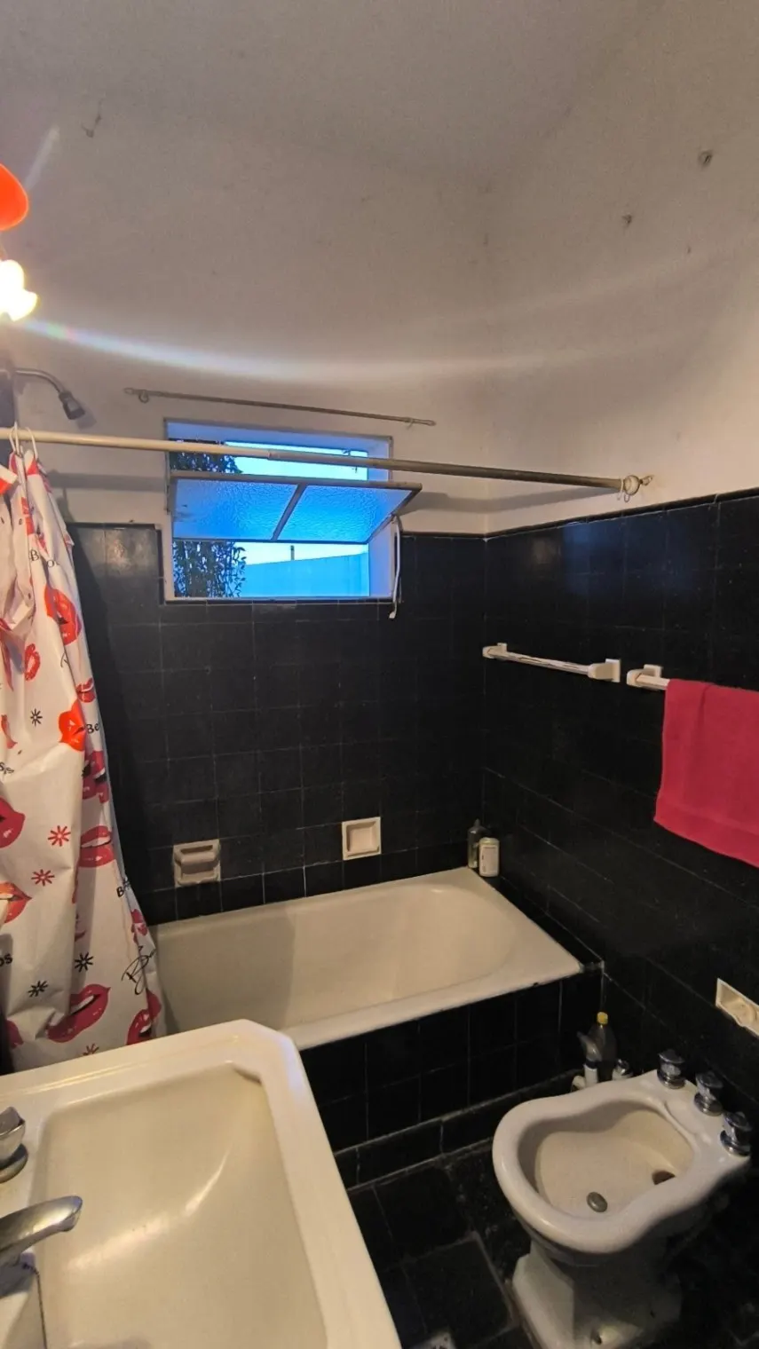 Casa céntrica, oportunidad de inversión