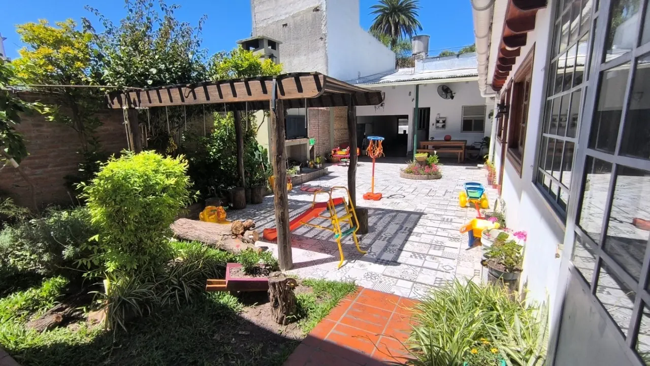 Casa en venta de 4 dormitorios c/ cochera en Gualeguaychú