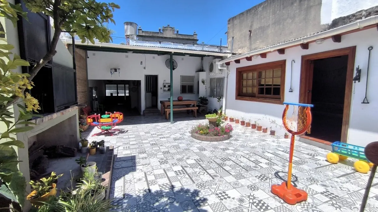 Casa en venta de 4 dormitorios c/ cochera en Gualeguaychú