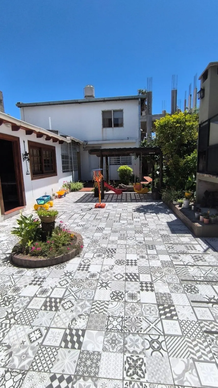 Casa en venta de 4 dormitorios c/ cochera en Gualeguaychú